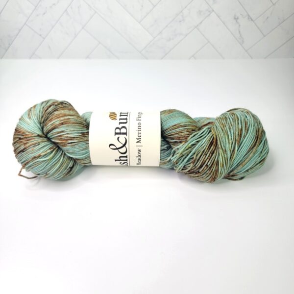 Image of Ash & Bumble Merino Fingering in Speckled Egg