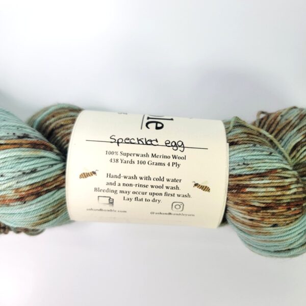 Image of Ash & Bumble Merino Fingering in Speckled Egg