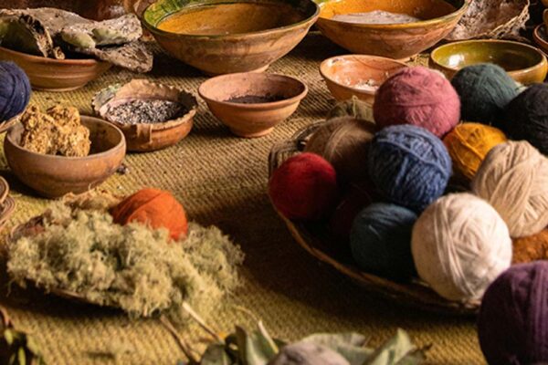 Hand-Dyeing Revamped: Giving New Life to Secondhand Yarn with Natural Dyes