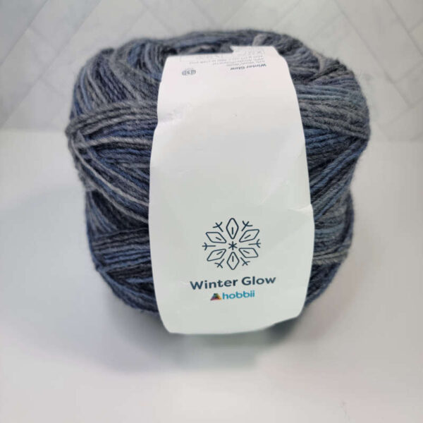 Image of Hobbii Winter Glow in 9 Grey Charcoal White Blue