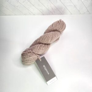 WOOLFOLK Flette in 18 Dusty Rose - Image 1