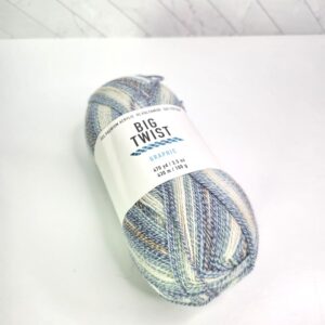Big Twist Graphic in Lt Blue Dk Blue - Image 1