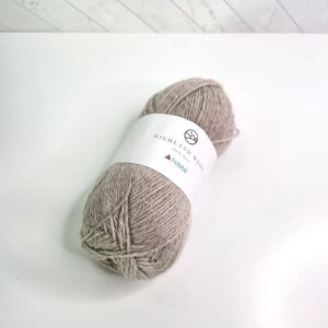 Hobbii Highland Wool in 4 Cappuccino - Image 1