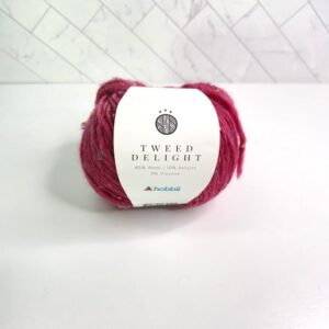 Hobbii Tweed Delight in 11 Dark Raspberry