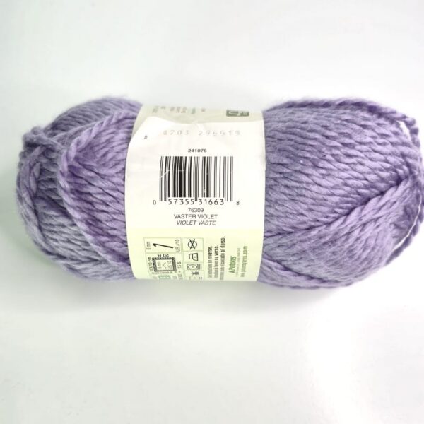 Image of Patons Beehive Baby Chunky in 76309 Vaster Violet