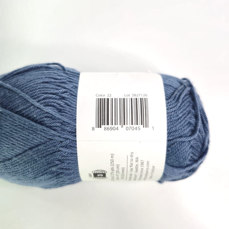 Cascade Yarns Pandamonium in 22 Dark Blue - Image 2