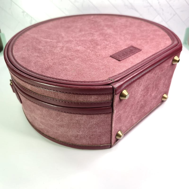 Della Q Makers Hat Box in Maroon - Image 3