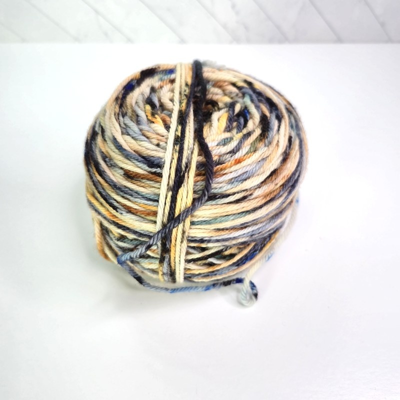 Hue Loco Merino Worsted in Faverolle Rooster - Image 3
